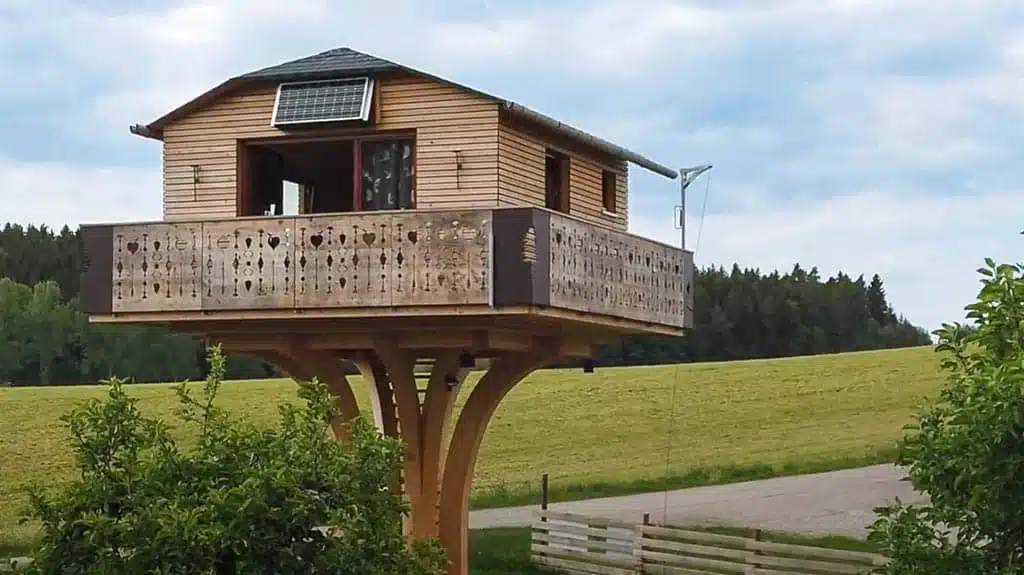 Baumhaushotel Genießerhof in Dietingen