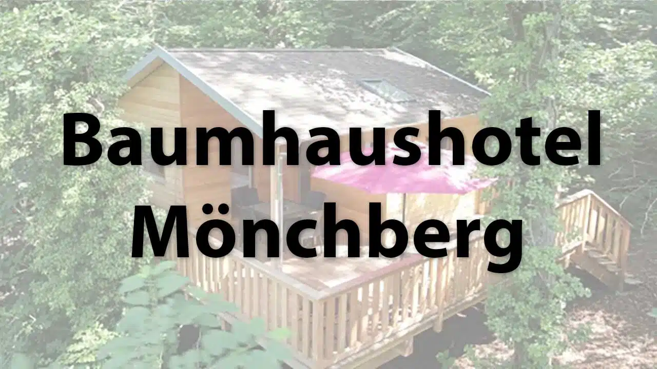 El hotel en la casa del árbol Mönchberg en Baviera